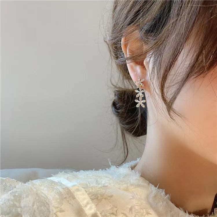 Korea Dongdaemun 925 jarum perak elegan zircon bunga stud earrings personalized anting-anting orname