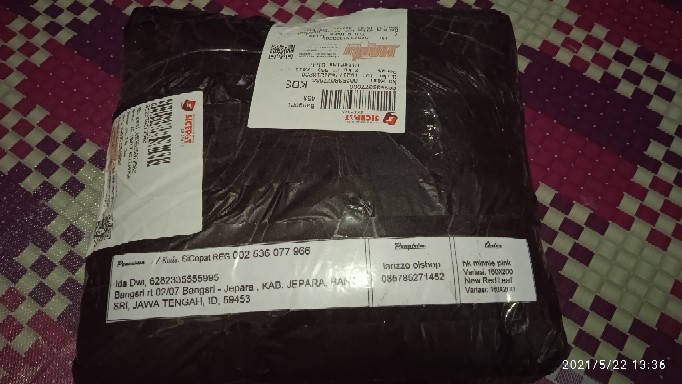 Kado Sprei Sprai Homemade Motif New Red Leaf