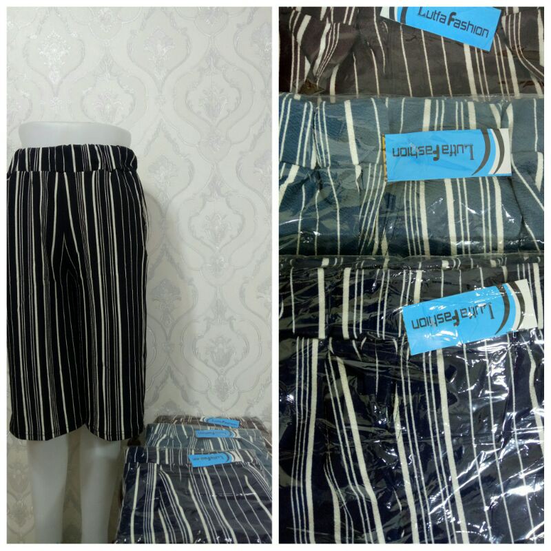 Celana Kulot Pendek Wanita Motif Salur Waffle Crepe (BB 40-65 kg - Standar)