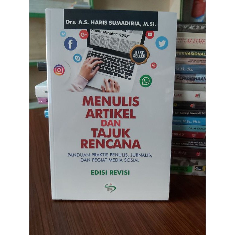 

MENULIS ARTIKEL DAN TANJUK RENCANA