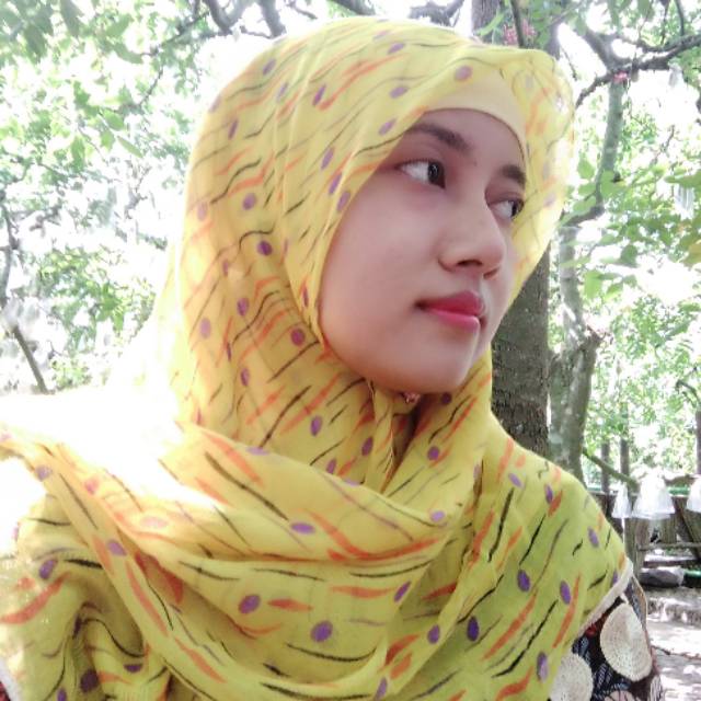 rochmi_hidayati