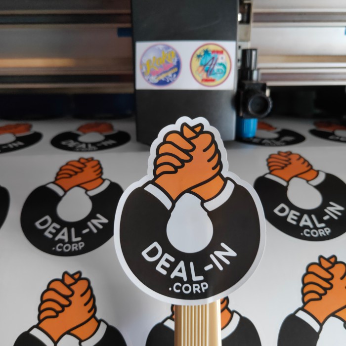 

PEREKAT-PENGIKAT- STIKER LABEL CUSTOM A3 SEHARI JADI -PENGIKAT-PEREKAT.