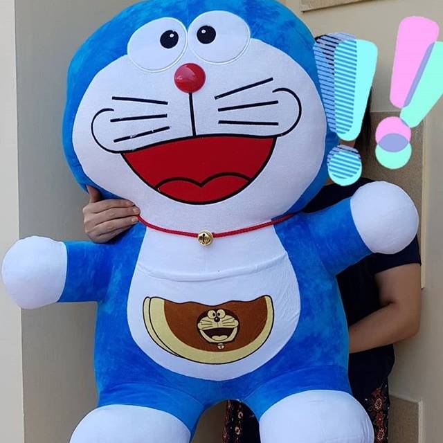 Boneka doraemon giant besar