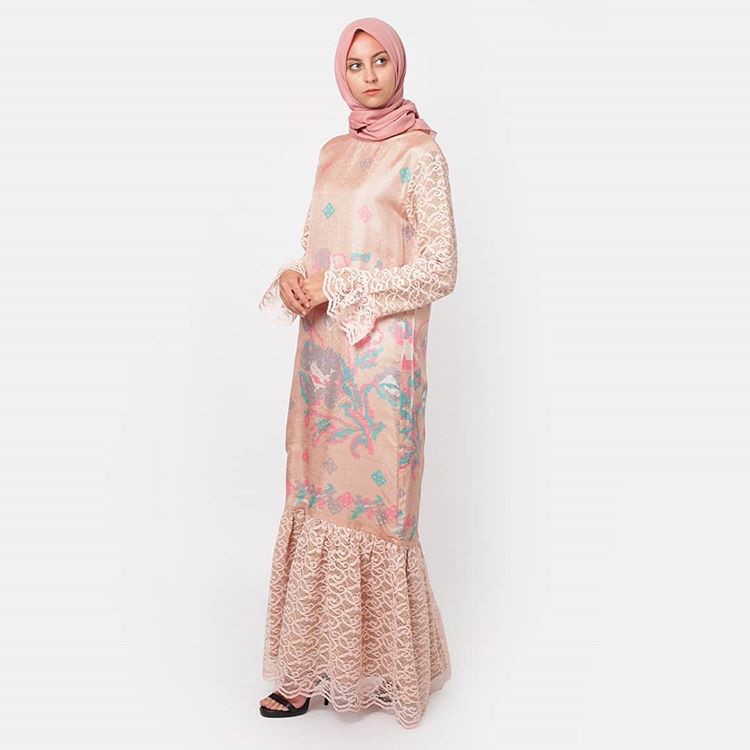 CENNING LACE DRESS PEACH - VIENNA MUTIA X RUMAH AYU