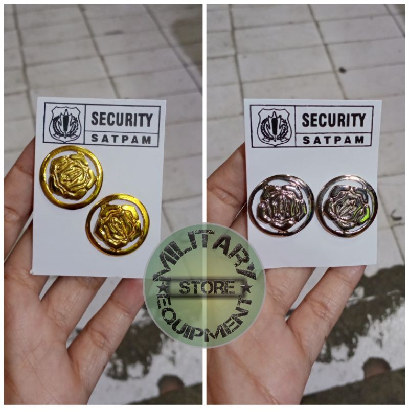 Atribut pin monogram security kuning putih - Lencana monogram security kuning putih