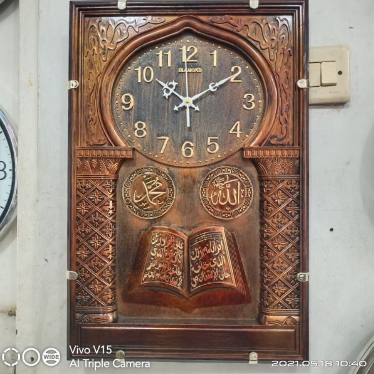 Jam Dinding Diamond Kaligrafi Mesin Sweep dan Mesin Quartz