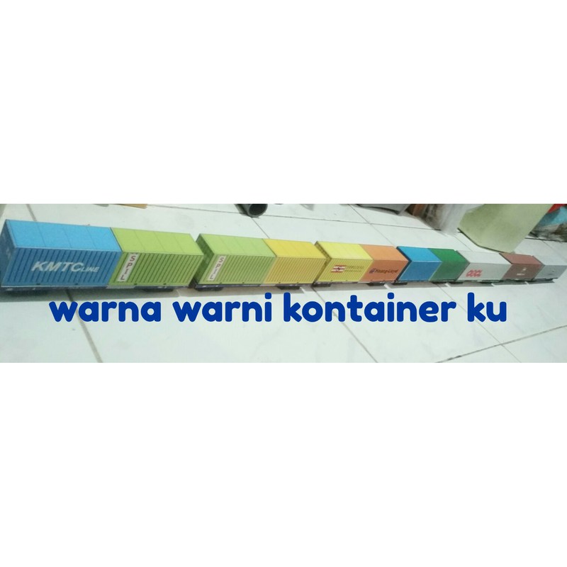 Miniatur kereta api gerbong datar plus kontainer