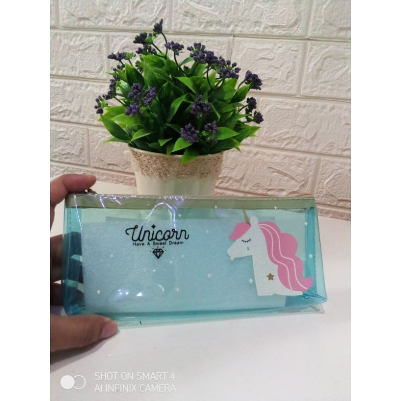 

kotak pensil unicorn