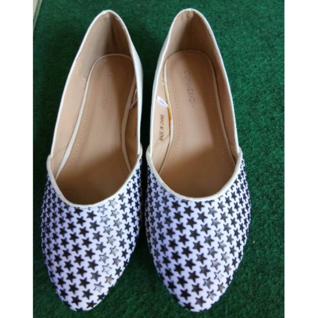 CONNEXION SEPATU WANITA FLAT SHOES PUTIH HITAM
