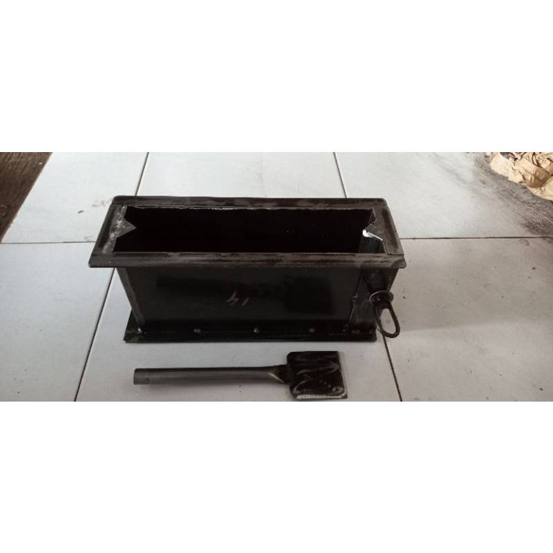 cetakan batako tanpa lubang(baut)30×8×15