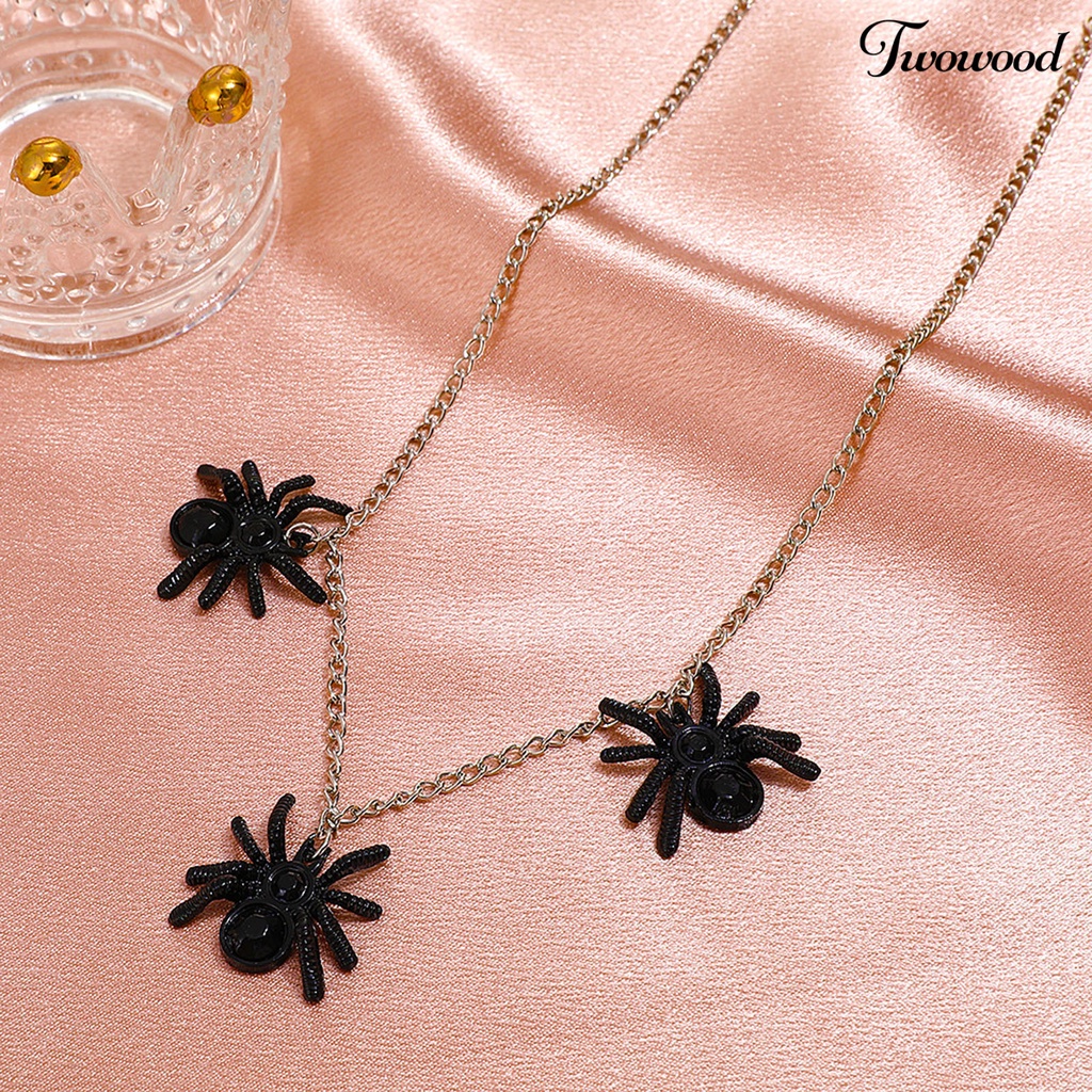 Twowood Three Spider-Shaped Pendants Women Necklace Classic Alloy Exaggerated Gothic Halloween Necklace Party Jewelry