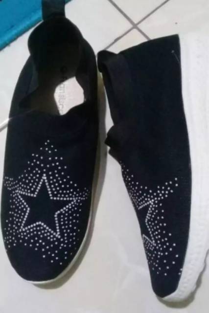 Bintang Venom Sepatu Slip On Wanita