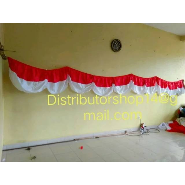 Background polos rempel merah putih