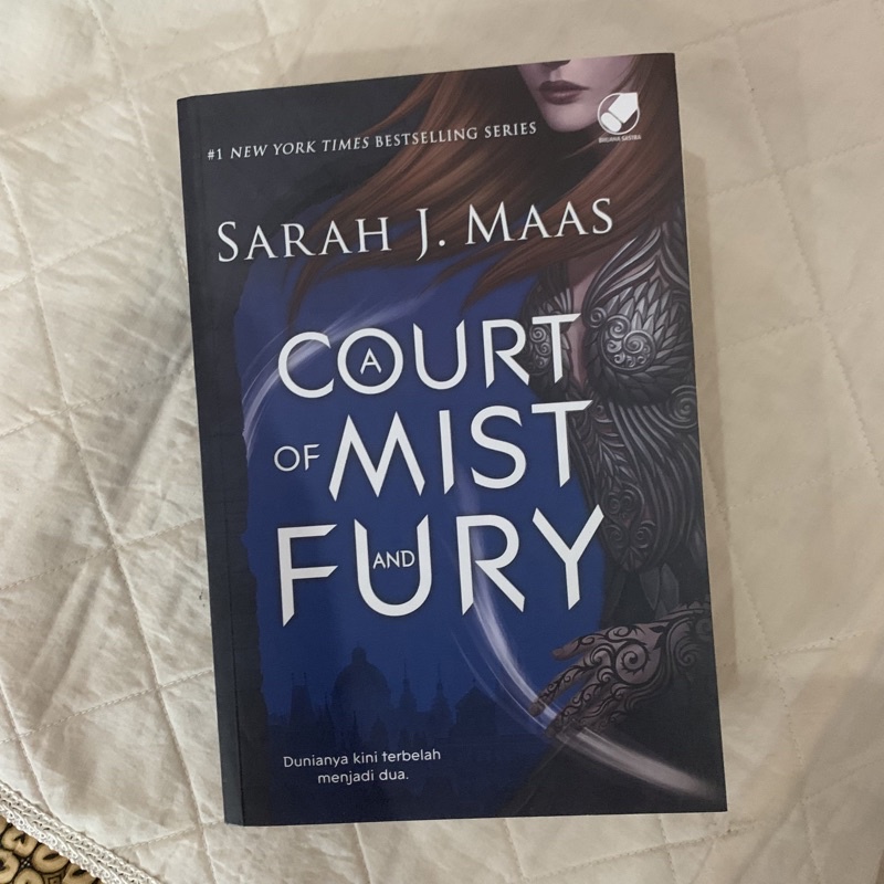 A COURT OF MIST AND FURY (PRELOVED ORI)