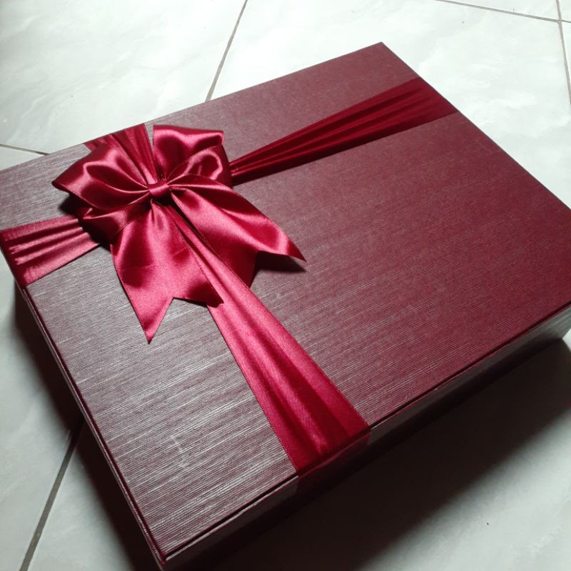 

APOLLO MAROON GIFTBOX KOTAK KADO SPESIAL VOLUME 2 KG