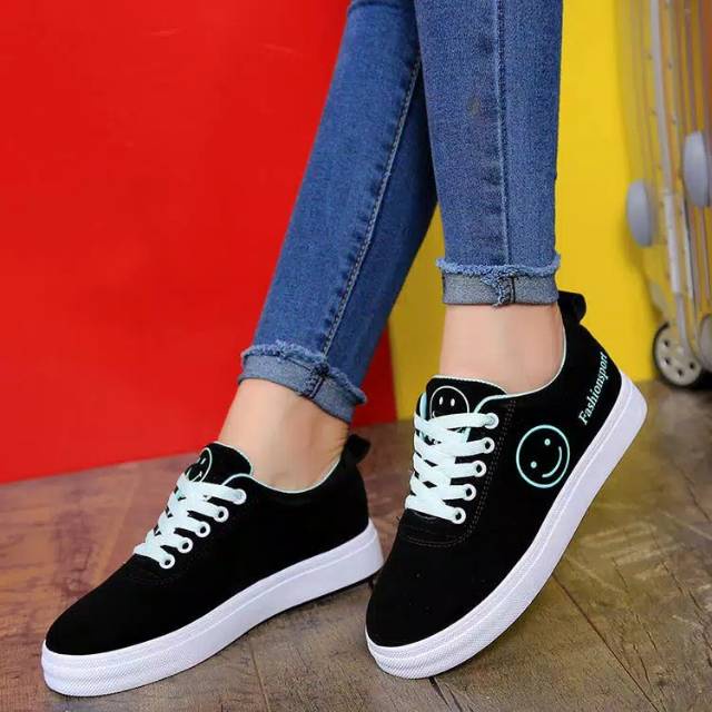 Sepatu Wanita / Motif Smile Lucu  / sepatu kets / Terlaris / poxing / Fashion / Sneakers / Sekolah / hitam / perempuan