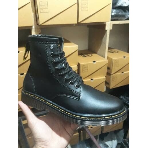 Sepatu Dm Marteen Sepatu Boots Fashion Pria Docmart 8 Hole Hitam Kulit Sintetis Sepatu Pria Murah Formal