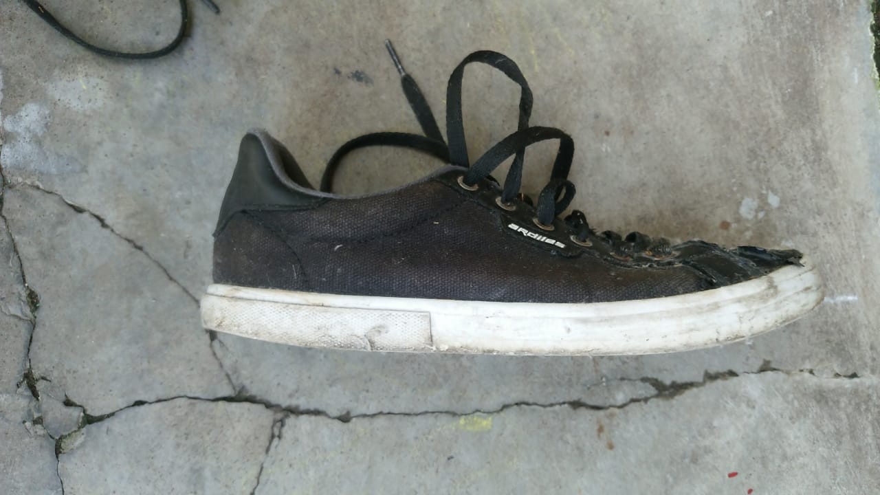 DEEP CLEAN UNYELLOWING PEMUTIH SOL SEPATU SNEAKERS ORIGINAL 1OO ML PEMBERSIH SEPATU DR94