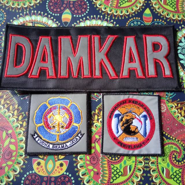 Atribut logo damkar