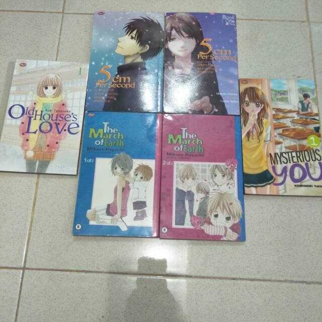 Buku komik manga bekas