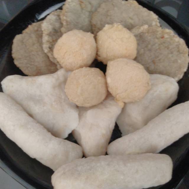 

Pempek paket rame pesenan Bu amel