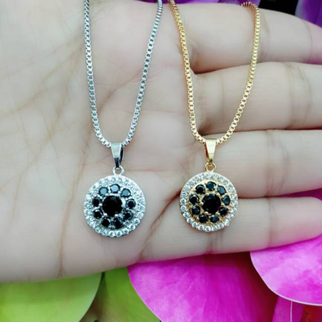 Xuping Kalung Dan liontin Mata hitam