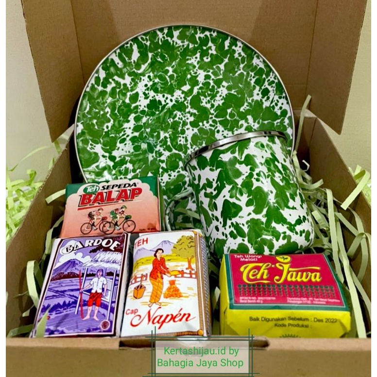

Classic Tea Hampers - Traditional Tea Hampers - Rustic Tea Hampers - Paket hampers Mug Piring Doreng