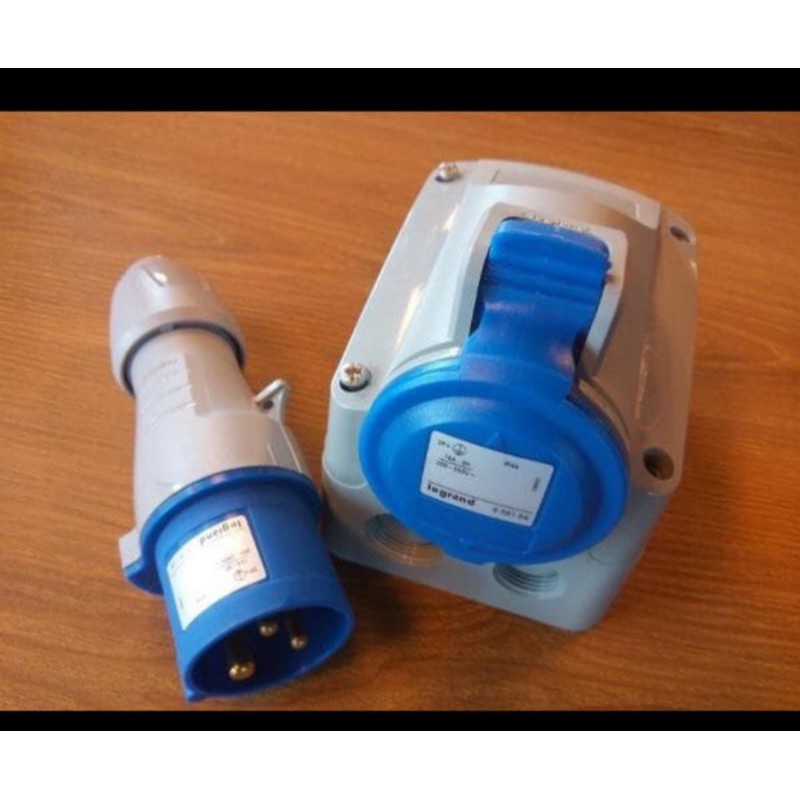 Stop kontak industri legrand / soket industri 3pin 32a 32 ampere