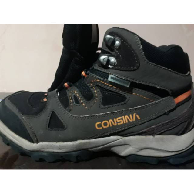 PreLoved Sepatu gunung / outdoor CONSINA ALPINE