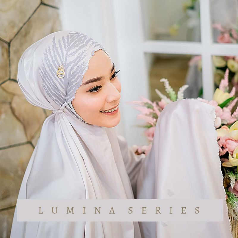 LUMINA PRAYER ROBE