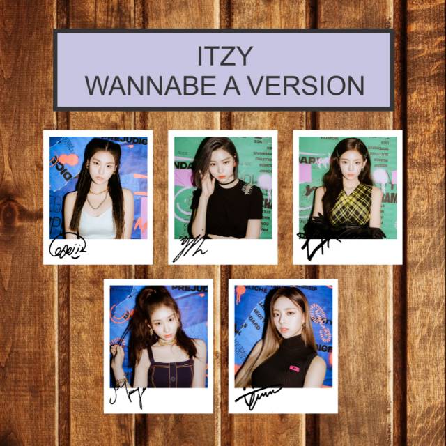 SIGNED KPOP POLAROID ITZY WANNABE ALBUM