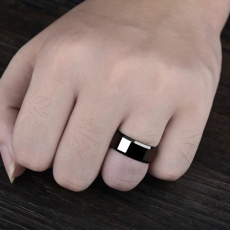 Cincin Bahan Stainless Steel Warna Matte Gaya Punk Minimalis Untuk Pria