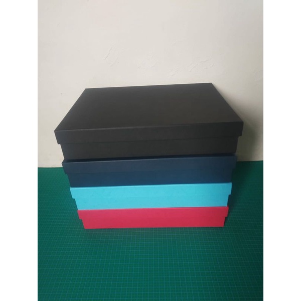 

BOX KADO POLOS-BOX HAMPERS-BOX GIFT- BOX HADIAH 32 X 24 X 6