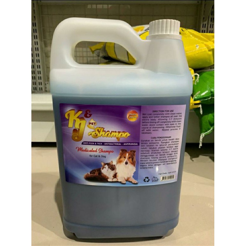 shampo Hewan K &amp; J Shampo Anti Kutu Dan Jamur 5 liter Sampo Kucing Dan Anjing