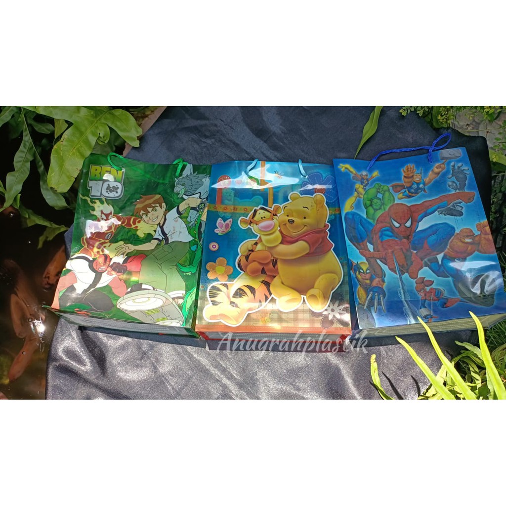 

Goodie bag plastik karakter uk 24 x 18 RANDOM (per pcs)