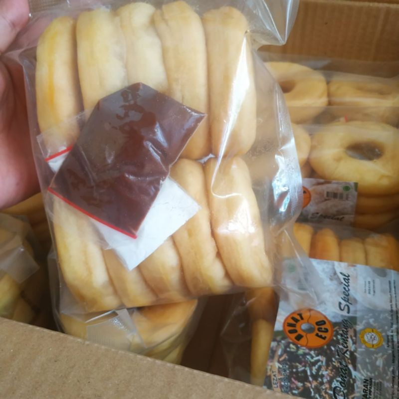 

DONAT KENTANG ECO ISI 10 / FROZEN