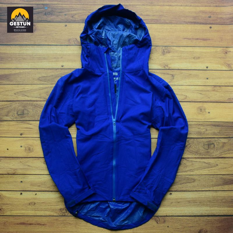 Jaket uniqlo blocktech second