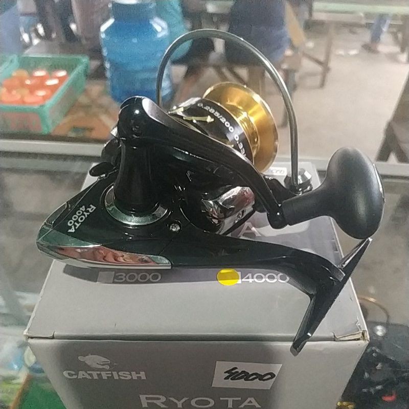 Reel {fugu} catfish ryota 4000