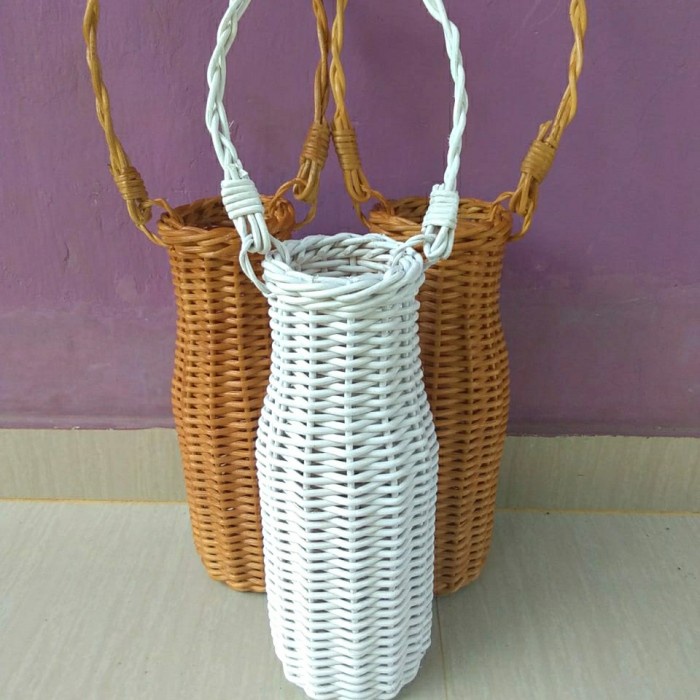 vas / pot bunga rotan handle cantik murah 13X10X29 cm