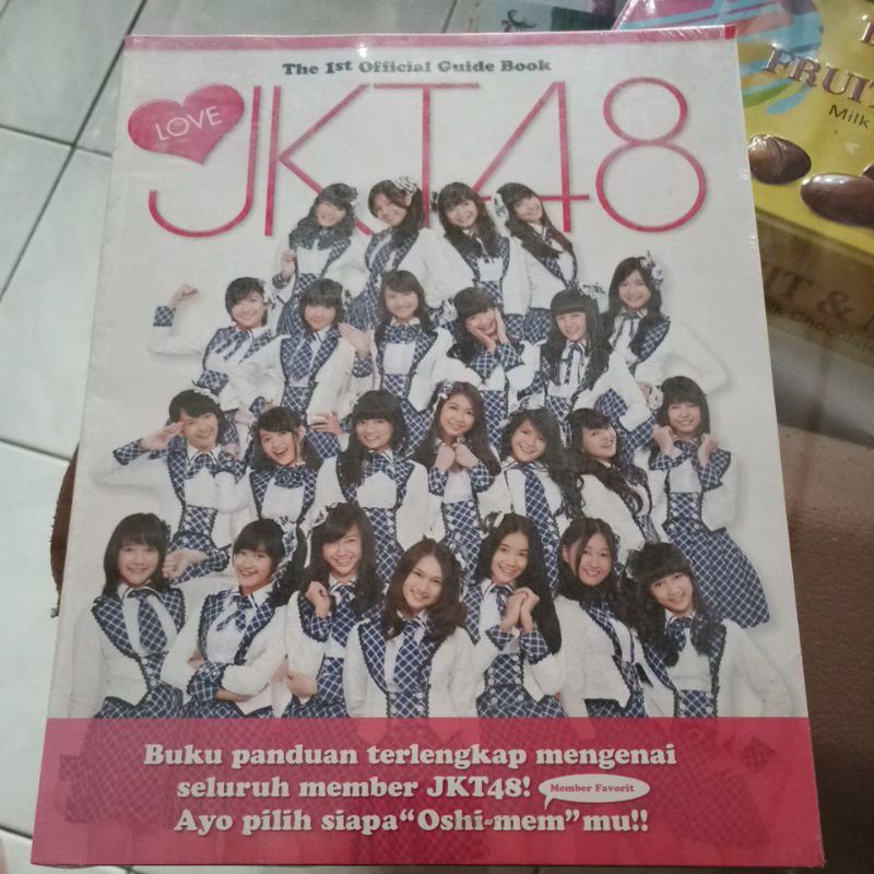 JKT48 The 1st Official Guide Book