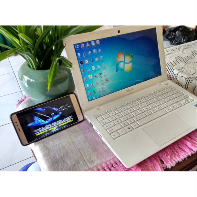 netbook asus x200m