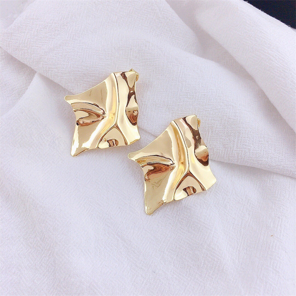 Anting Klip Tanpa Tindik Bahan Metal Lapis Emas Gaya Punk Untuk Wanita
