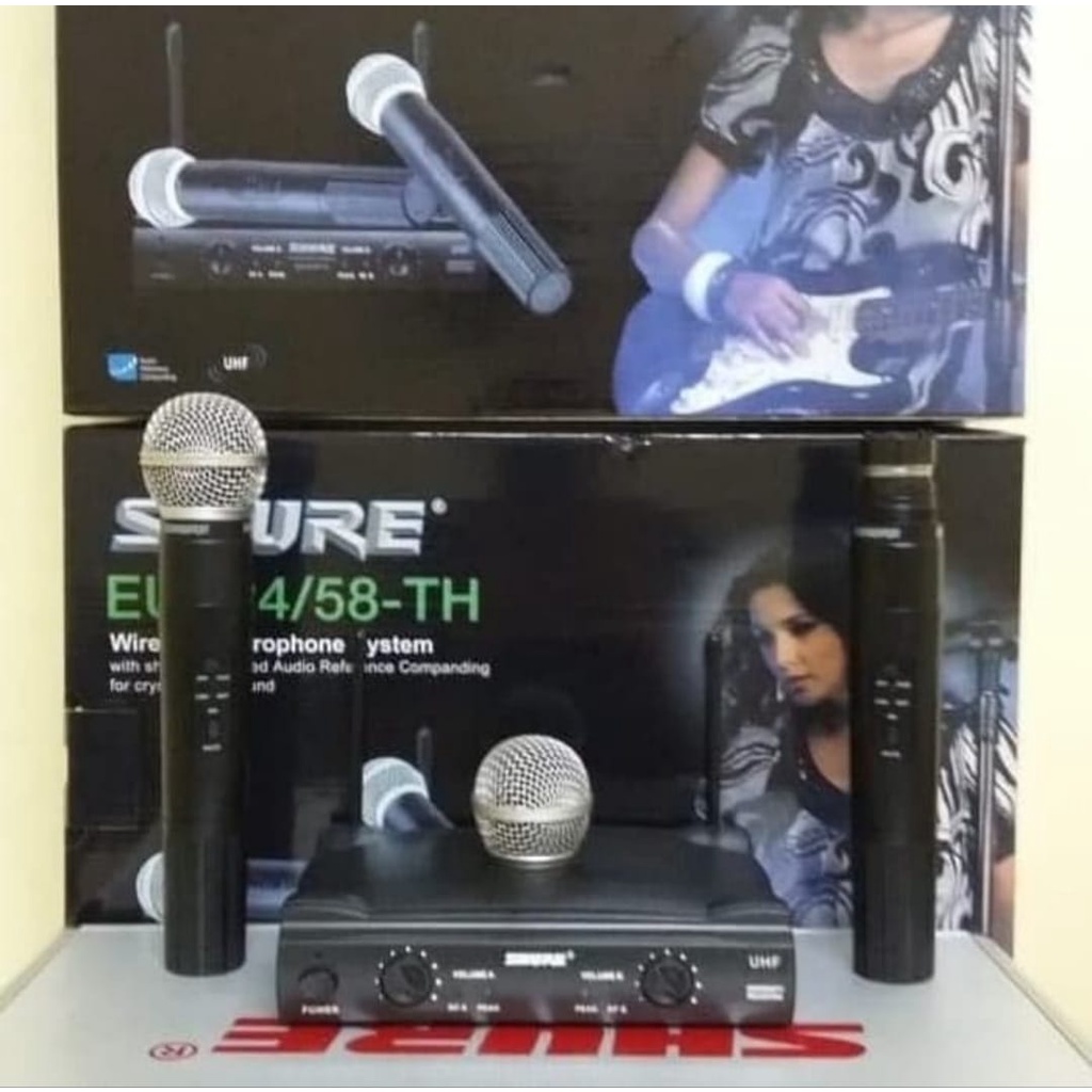 G588 PANGGUNG SHURE MIC HANDLE WIRELESS SEPASANG MIK KOPER BOX DISPLAY SOUNDBEST MICROPHONE PRO VOCAL PROFESIONAL SOUND BEST SISTEM AUDIO PANGGUNG DYNAMIC PENGERAS SUARA JERNIH DAN SENSITIF COCOK UNTUK SEGALA JENIS ACARA PANGGUNG HARGA TERJANGKAU