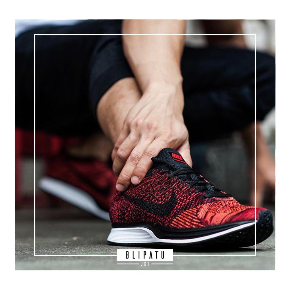 nike flyknit racer fire rooster