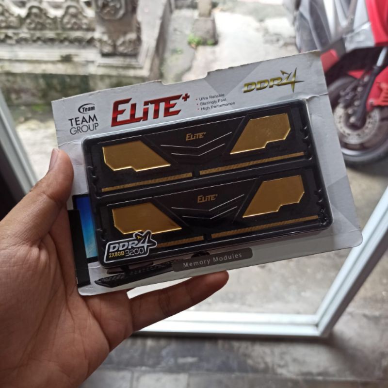Team Elite Plus Memory DDR4 16GB (8x2) 3200 Mhz