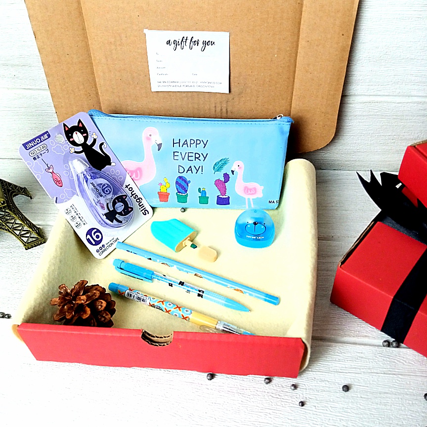 

Hampers Gift Box Stationery / PAKET ALAT TULIS 7 IN 1 / Kado Ulang tahun ATK