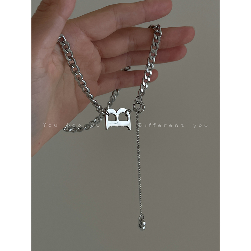 Kalung Rantai Klavikula Desain Huruf B Bahan Titanium Steel Gaya Hip Hop