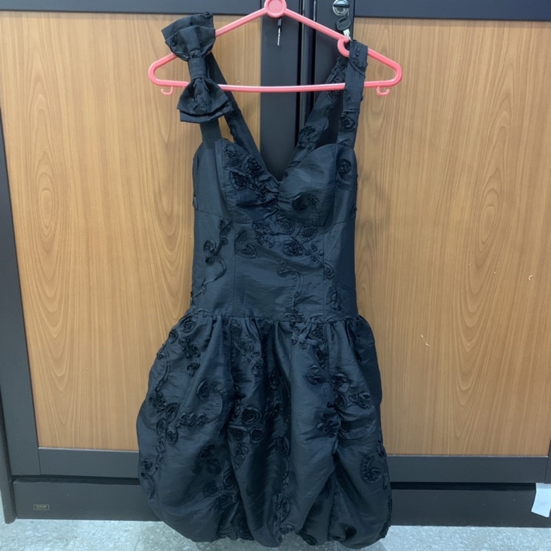 Dress Pesta Hitam Balon