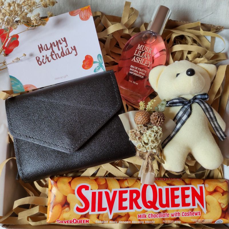 

Hampers Kado Hadiah Ulang Tahun Cewek | Birthday Gift | Dompet