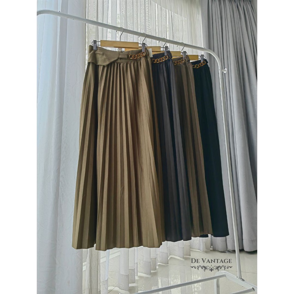 Rok Plisket Panjang dengan Aksesoris Pinggang / Pleated Maxi Skirt with Waist Accessory